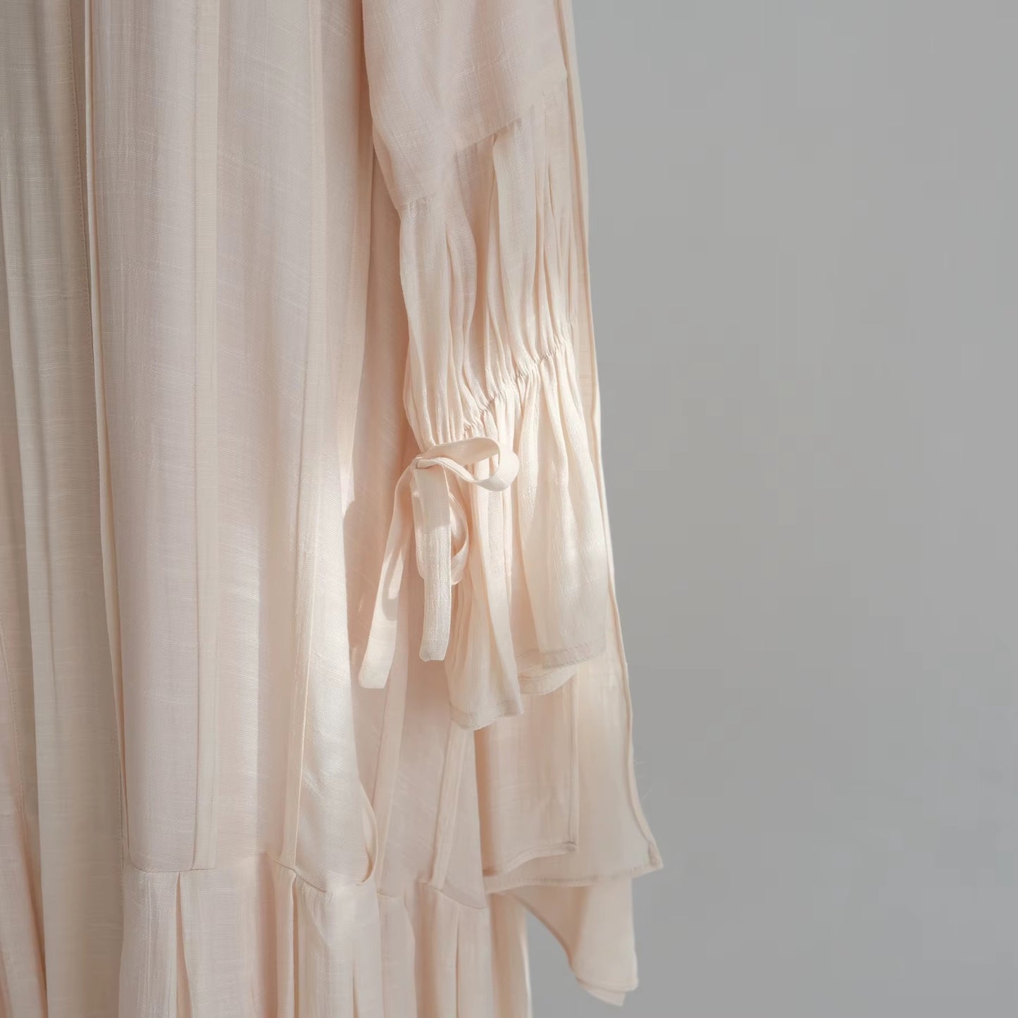 Pleated Open Abaya Breathable Viscose-Linen Blend and a Matching Hijab