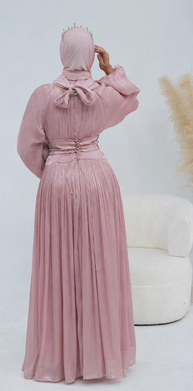 Elegent Pleated Dress with Corset Belt and Voluminous Bishop Sleeves